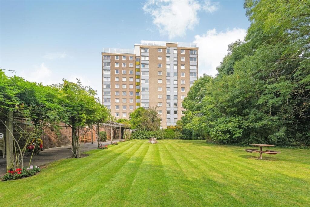 Deverill Court Neighbours